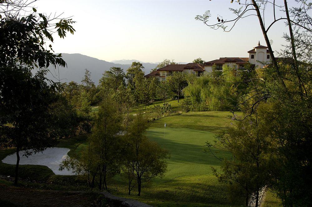 Hotel Ananda In The Himalayas Rishīkesh Esterno foto