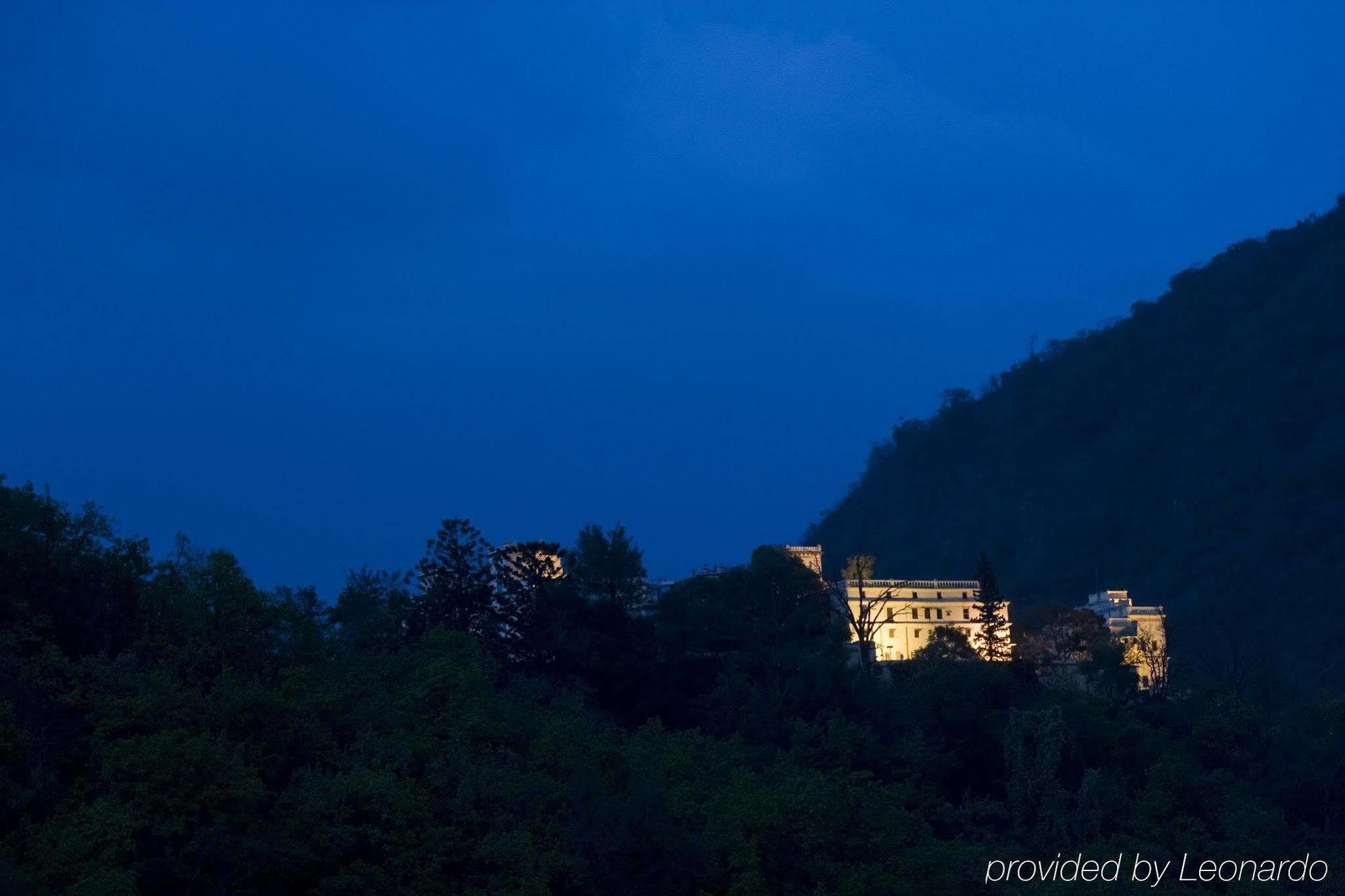 Hotel Ananda In The Himalayas Rishīkesh Esterno foto